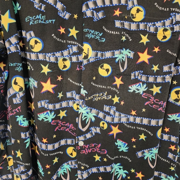 Vintage Men's XXL Universal Studio Black Graphic Button Up Shirt Short Sleeve - Picture 4 of 7